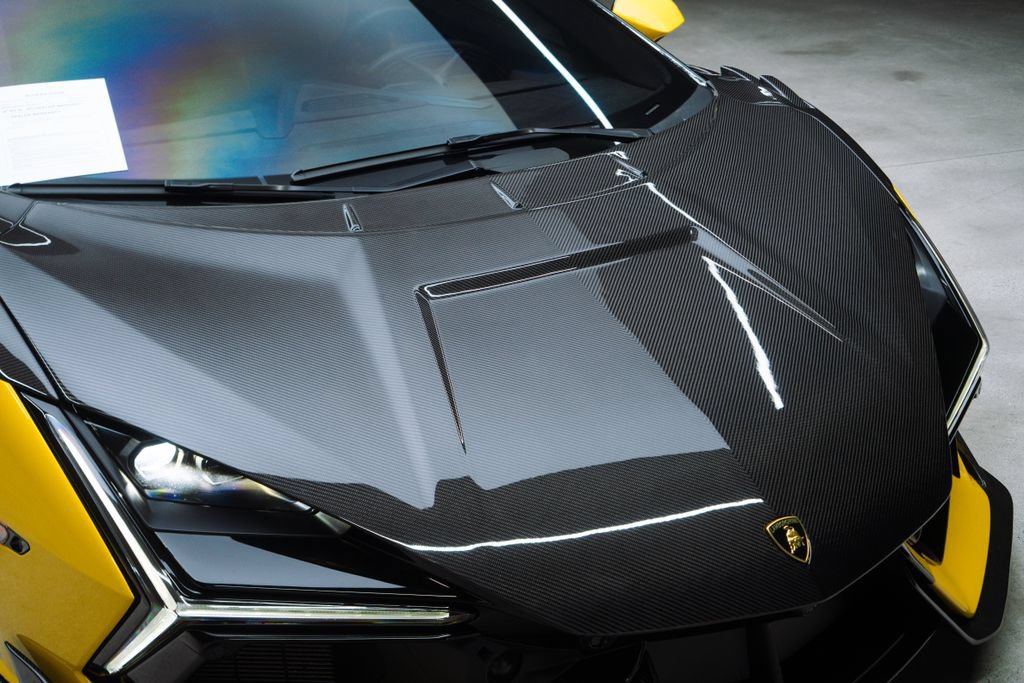 Used 2024 Lamborghini Revuelto AWD/4WD image 9