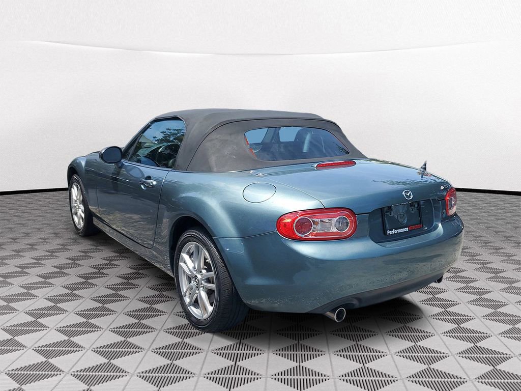 Used 2013 MAZDA MX-5 Miata Sport RWD image 4