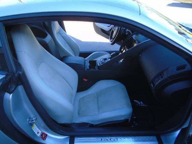 Used 2016 Jaguar F-TYPE Coupe image 11