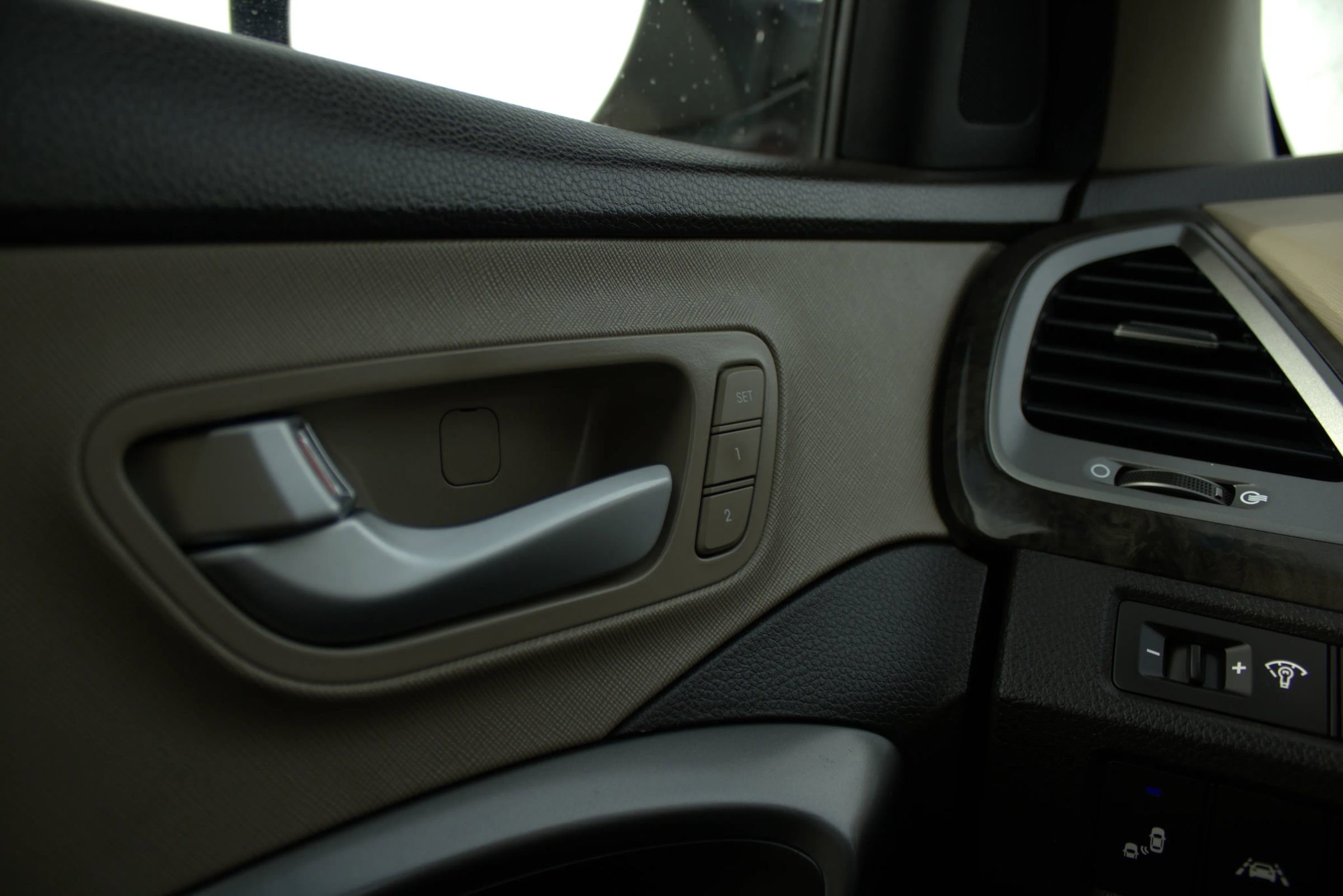 Used 2017 Hyundai Santa Fe Sport w/ 2.0T Ultimate Tech Package 05 image 37