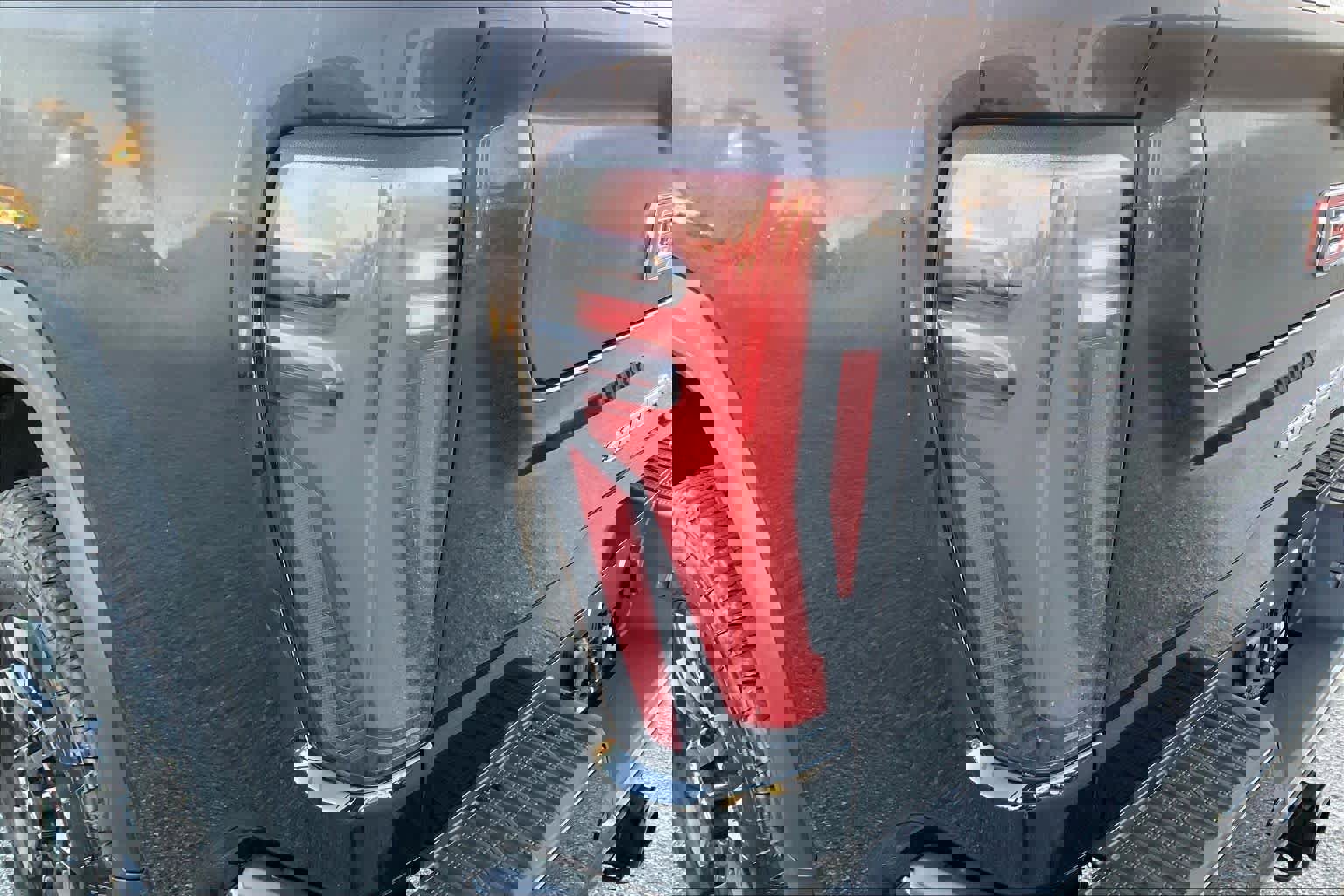 Used 2025 GMC Sierra 2500 AT4 w/ AT4 Premium Plus Package image 27