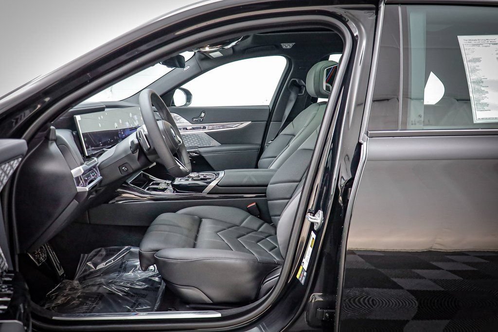 New 2026 BMW i7 xDrive60 w/ Executive Package AWD/4WD image 5