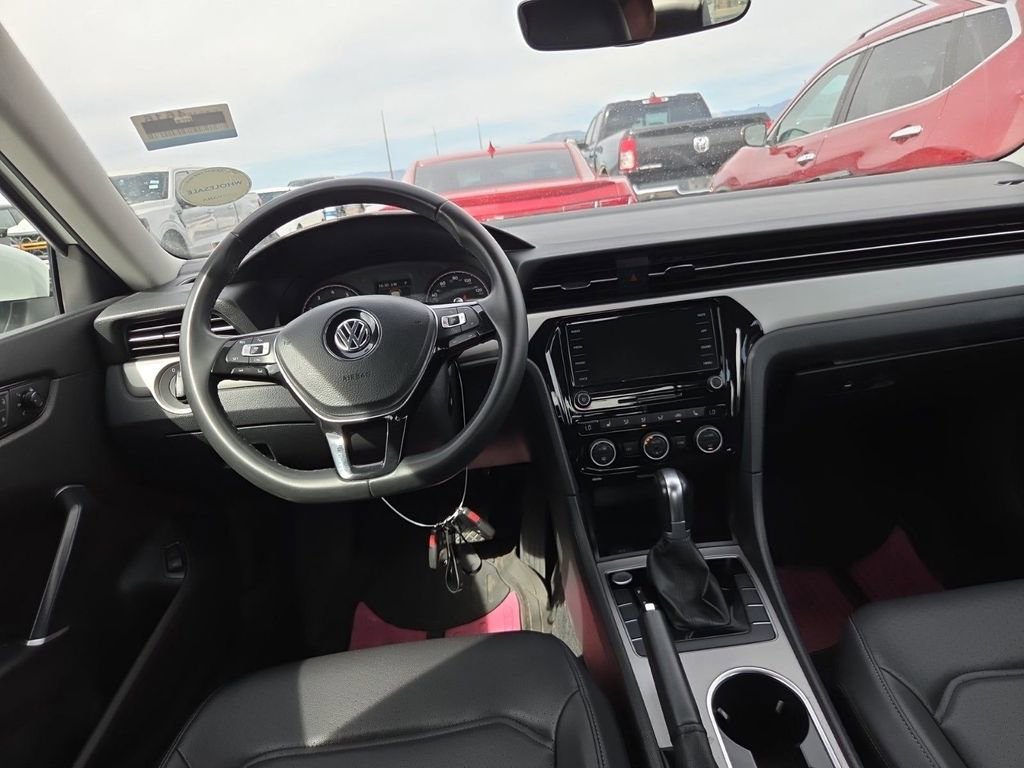 Used 2021 Volkswagen Passat 2.0T SE FWD image 5