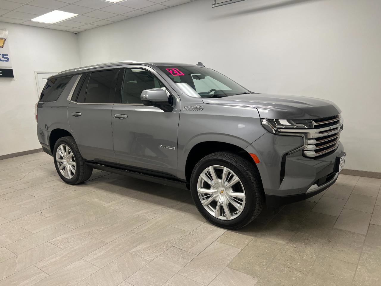 Used 2021 Chevrolet Tahoe High Country w/ Premium Package image 3