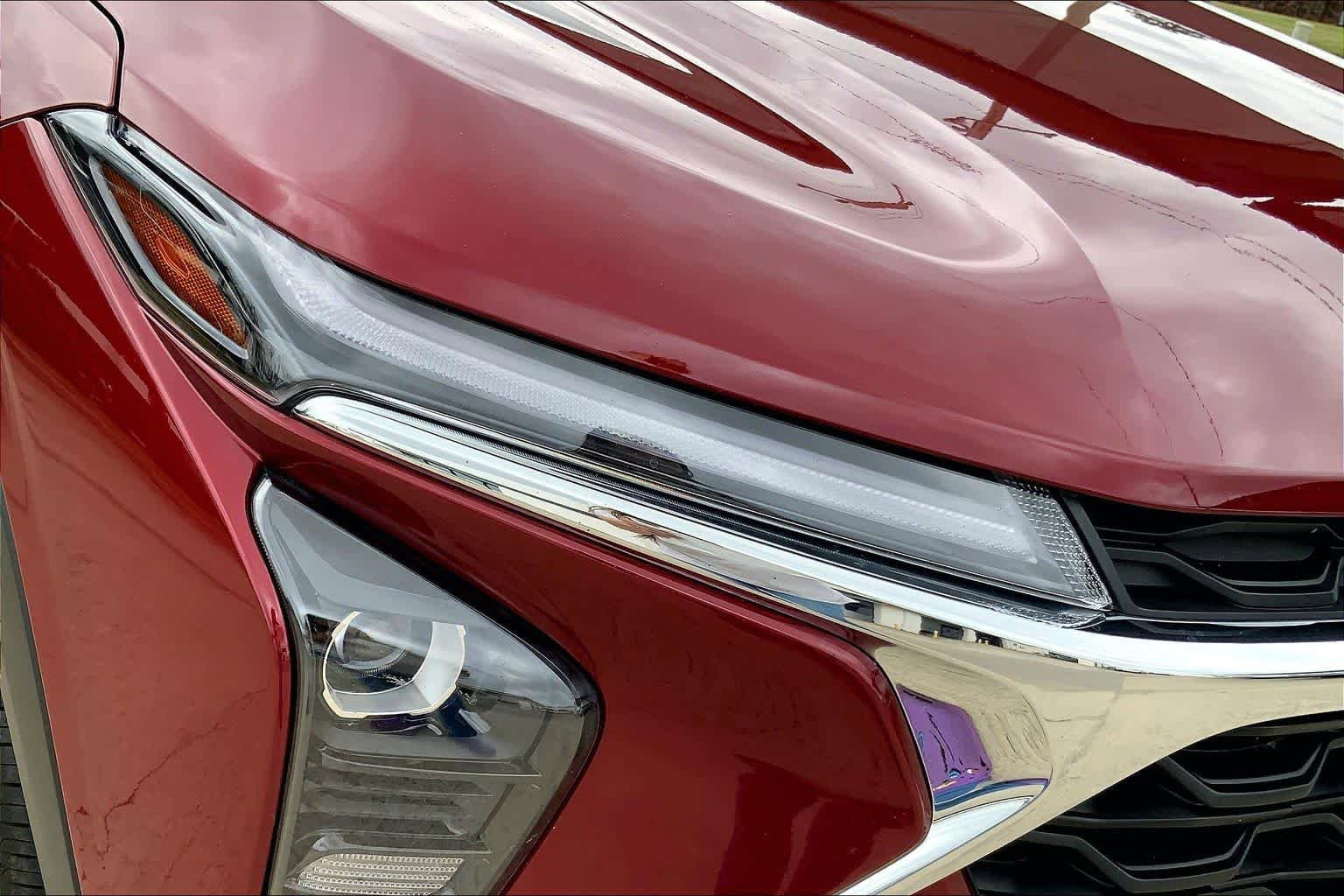 Used 2025 Chevrolet Trax LT FWD image 27