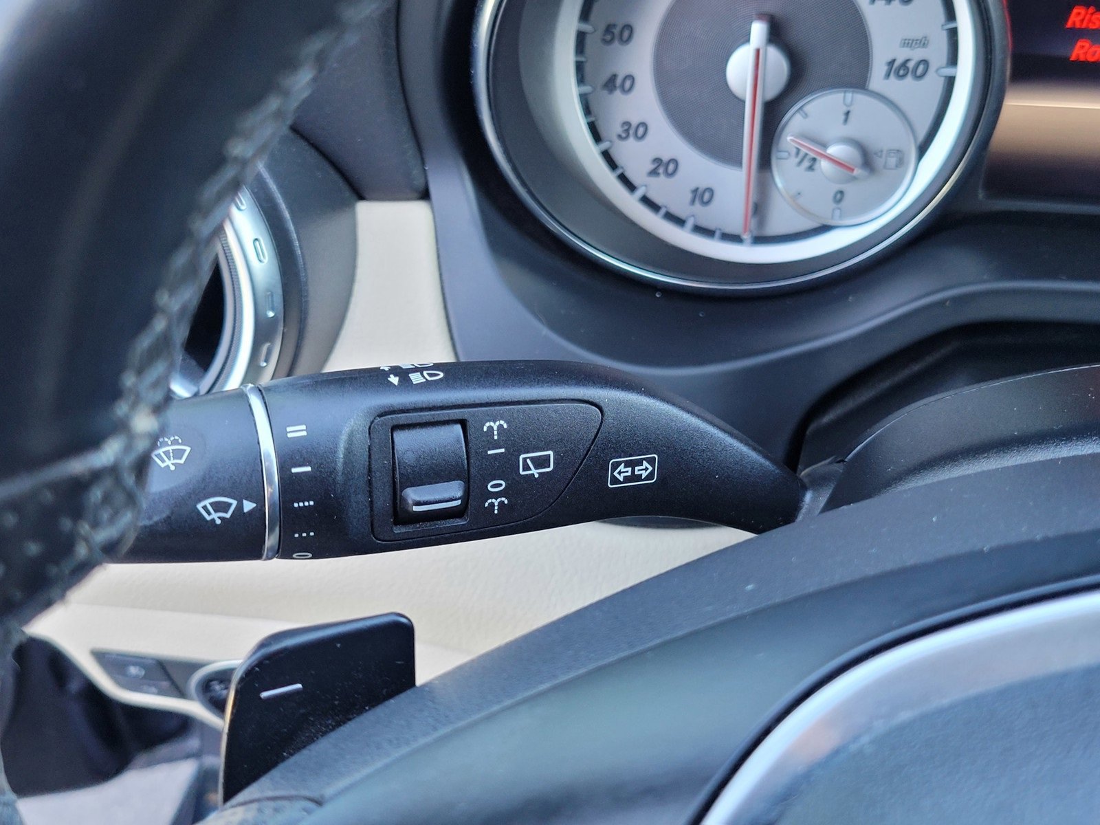 Used 2015 Mercedes-Benz GLA 250 4MATIC image 26