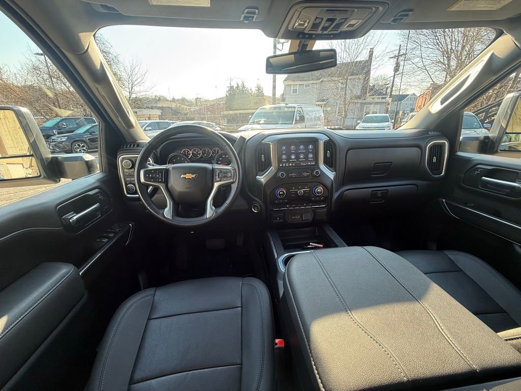 Used 2023 Chevrolet Silverado 2500 LTZ w/ LTZ Convenience Package AWD/4WD image 25