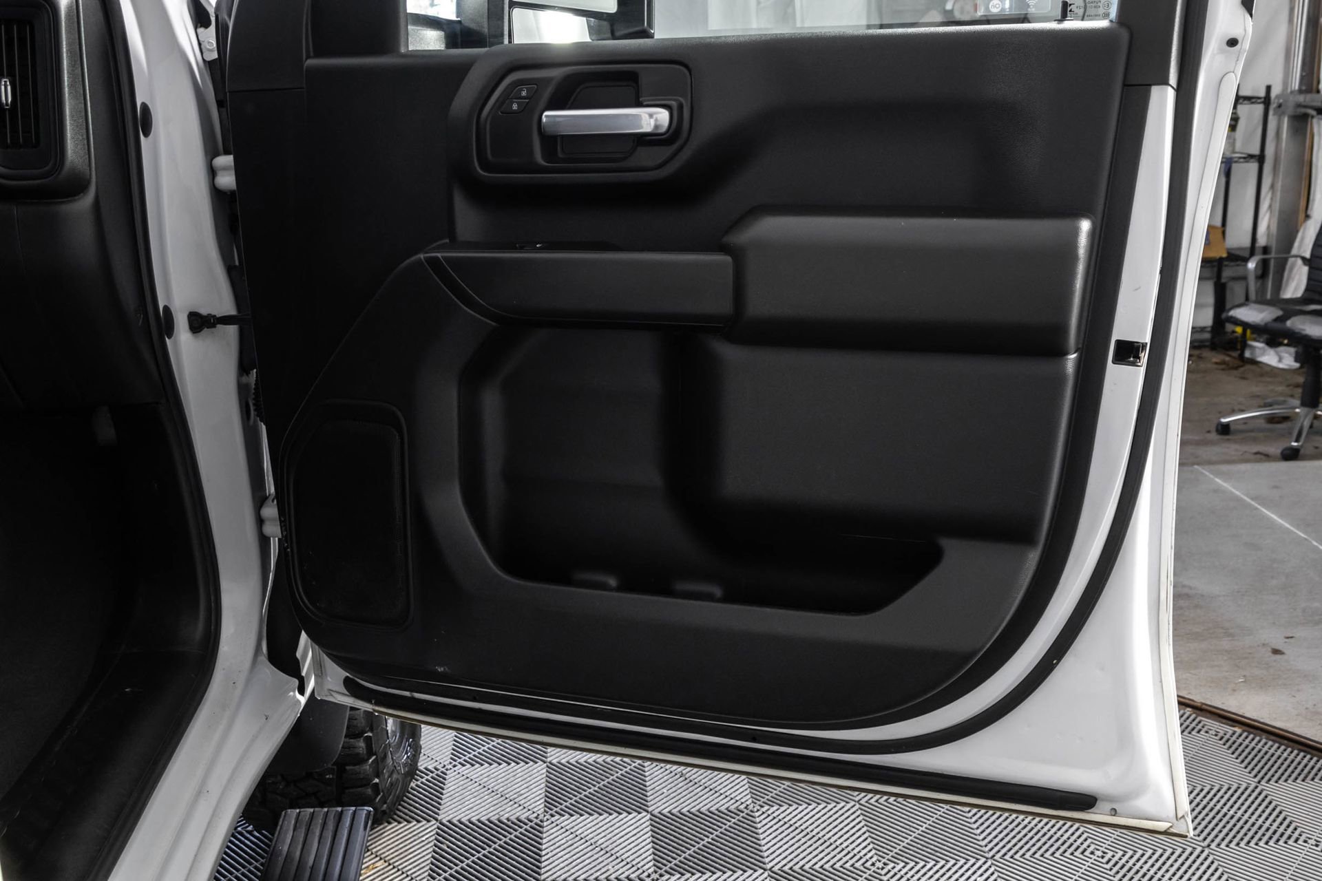 Used 2021 Chevrolet Silverado 2500 Custom w/ Custom Value Package AWD/4WD image 40