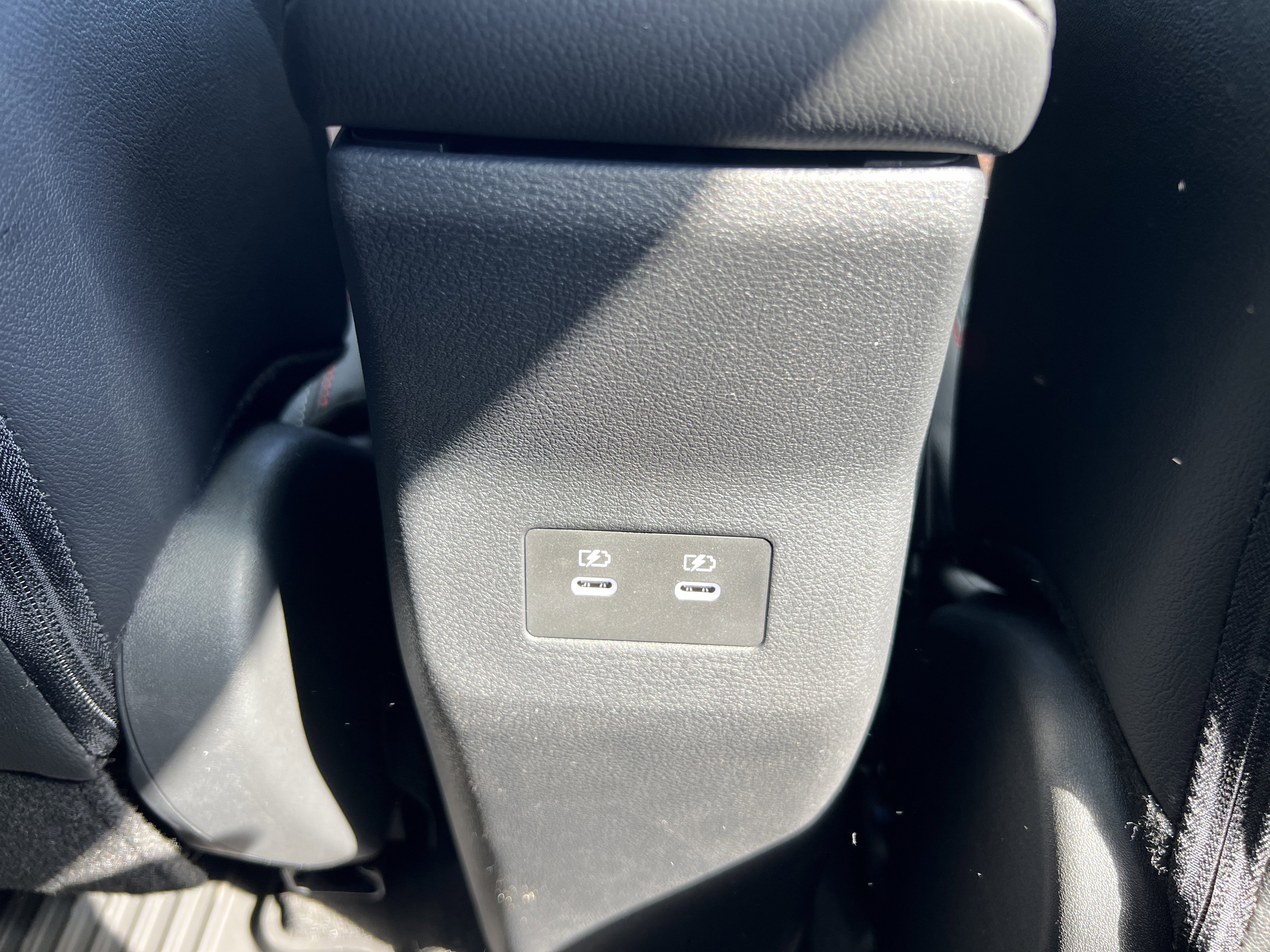 New 2026 Nissan Kicks SR AWD/4WD image 28