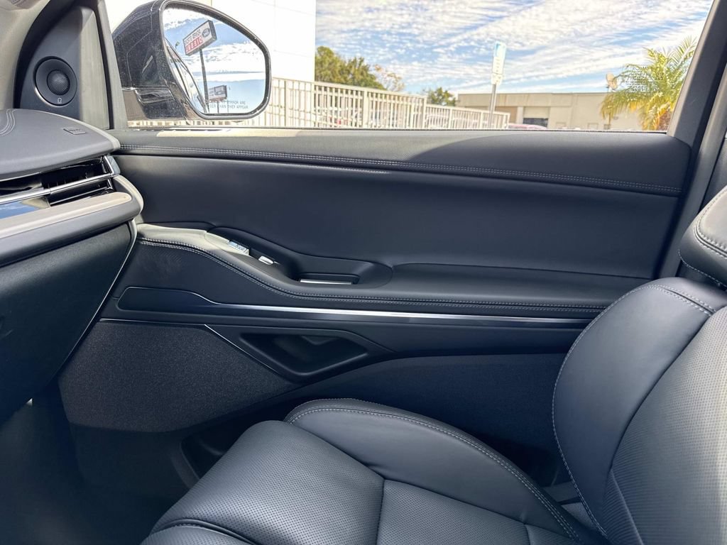 New 2026 Lincoln Navigator Reserve AWD/4WD image 25