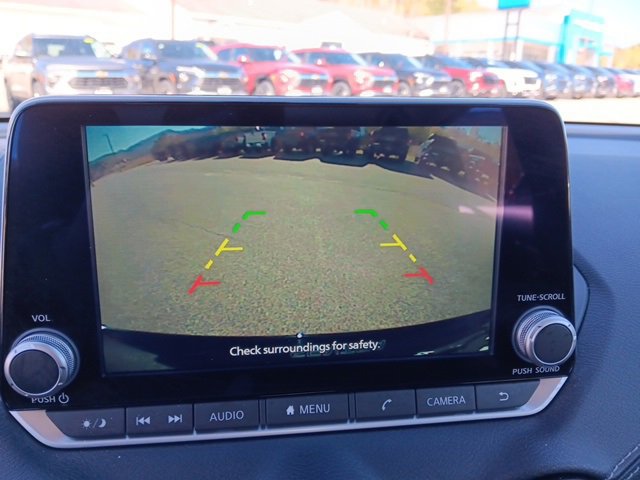 Used 2025 Nissan Sentra SV image 15