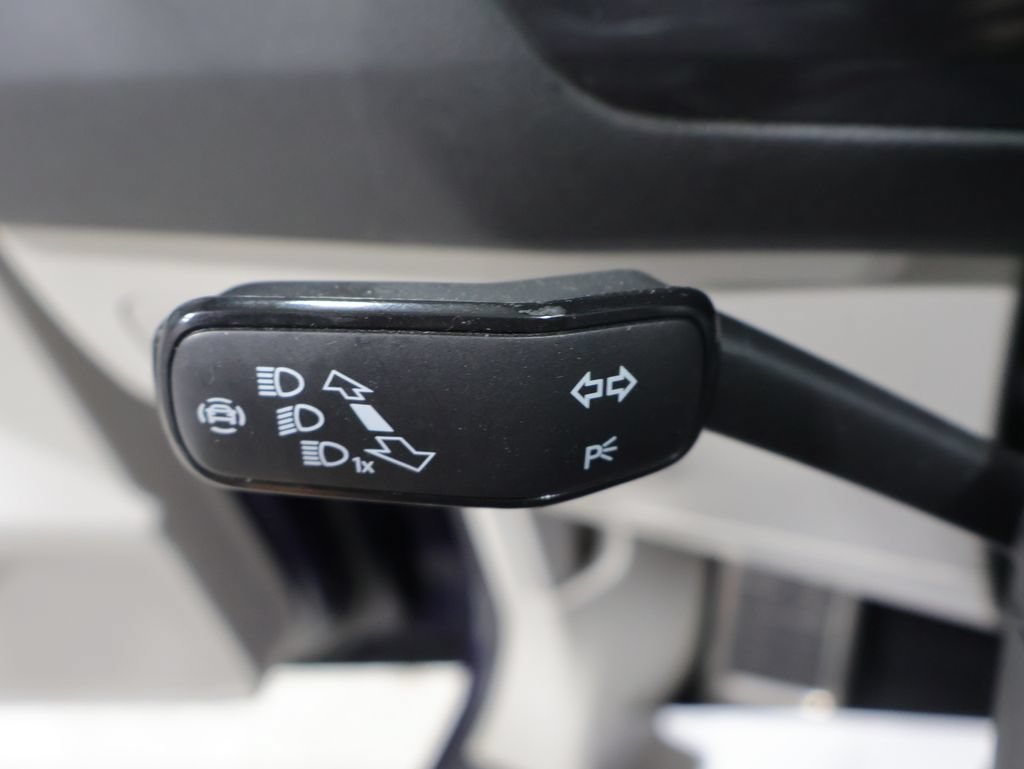 Used 2022 Volkswagen Tiguan SEL R-Line AWD/4WD image 41
