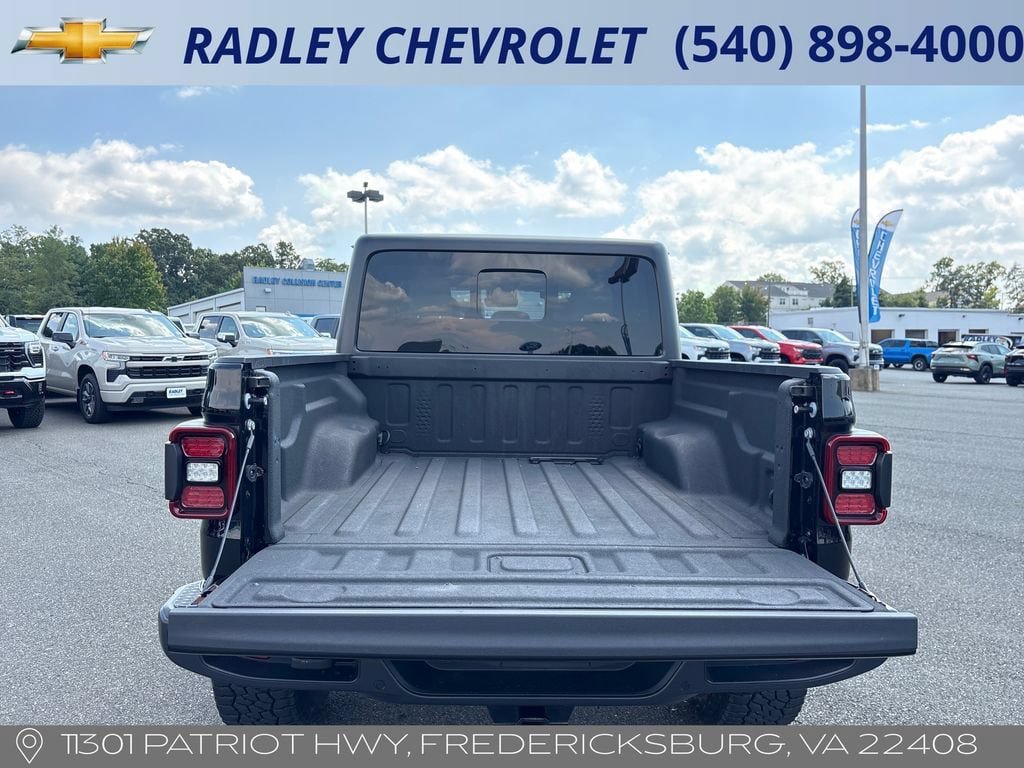 Used 2021 Jeep Gladiator Sport AWD/4WD image 13