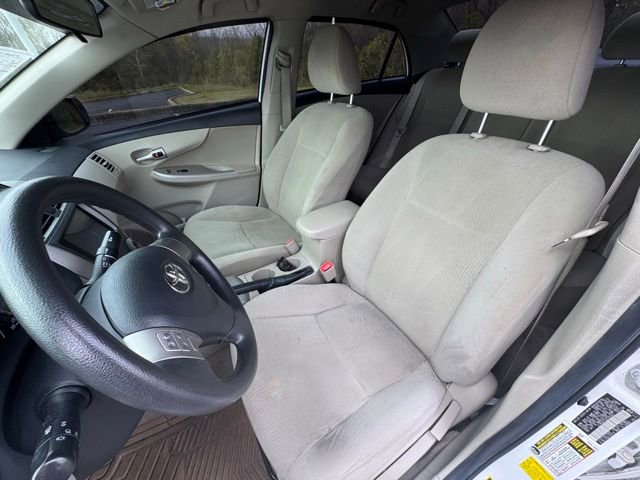 Used 2013 Toyota Corolla LE image 9