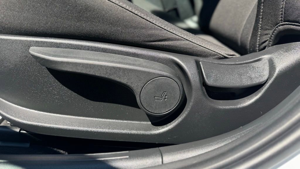 Used 2025 Hyundai Elantra Sport image 16