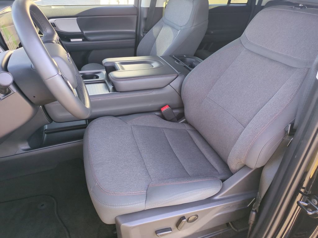 Used 2025 Ford Expedition Max Active AWD/4WD image 16
