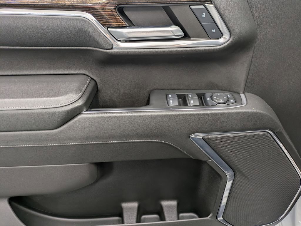 Used 2024 GMC Sierra 1500 Elevation image 11