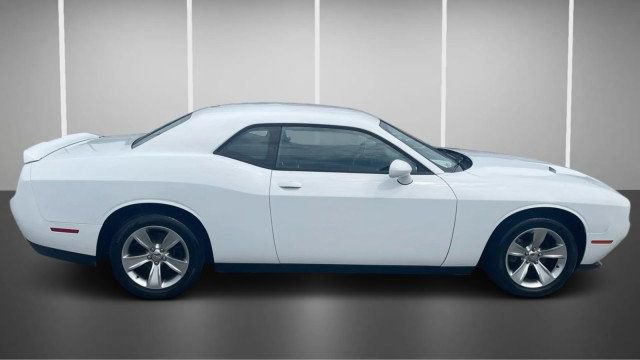 Used 2021 Dodge Challenger SXT RWD image 4