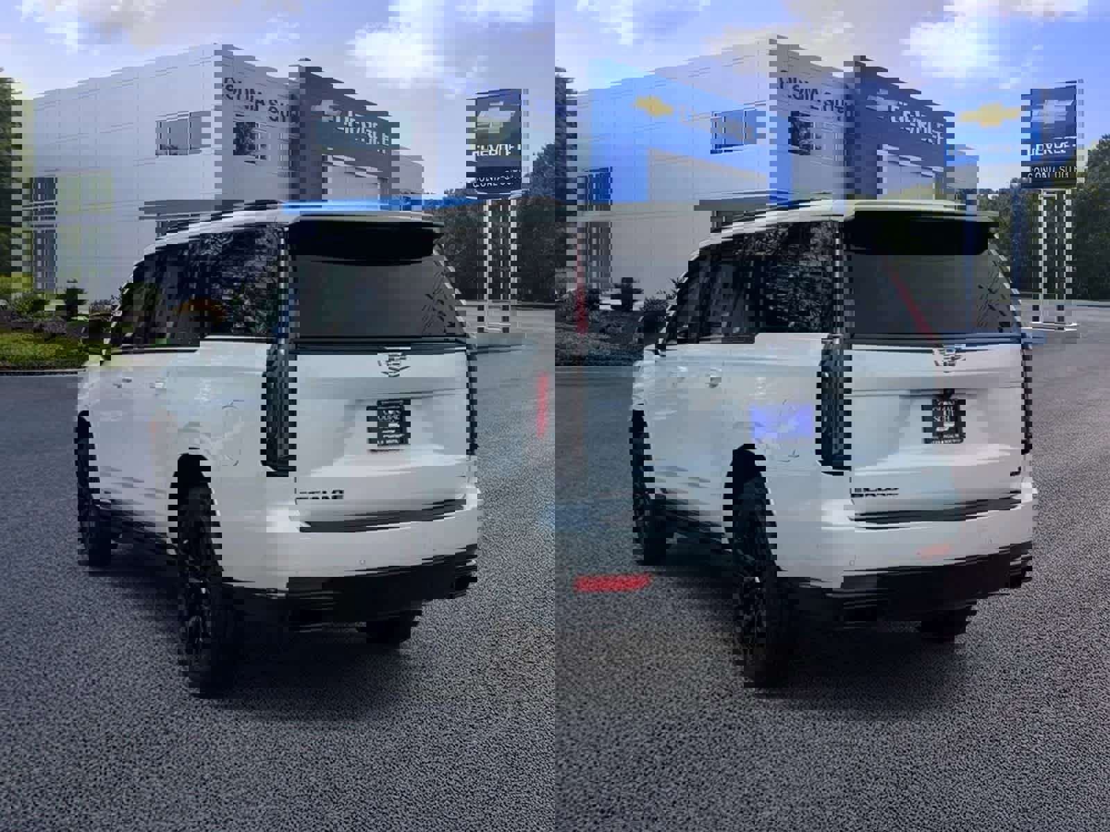 Certified 2024 Cadillac Escalade ESV Sport Platinum w/ LPO, ONYX Package image 4