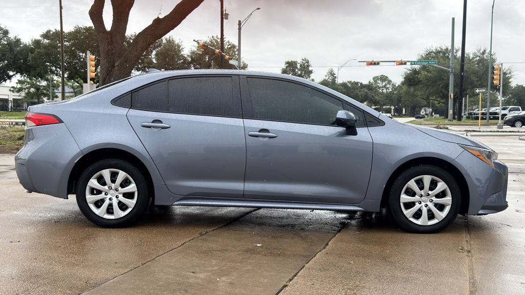 Used 2026 Toyota Corolla LE FWD image 6