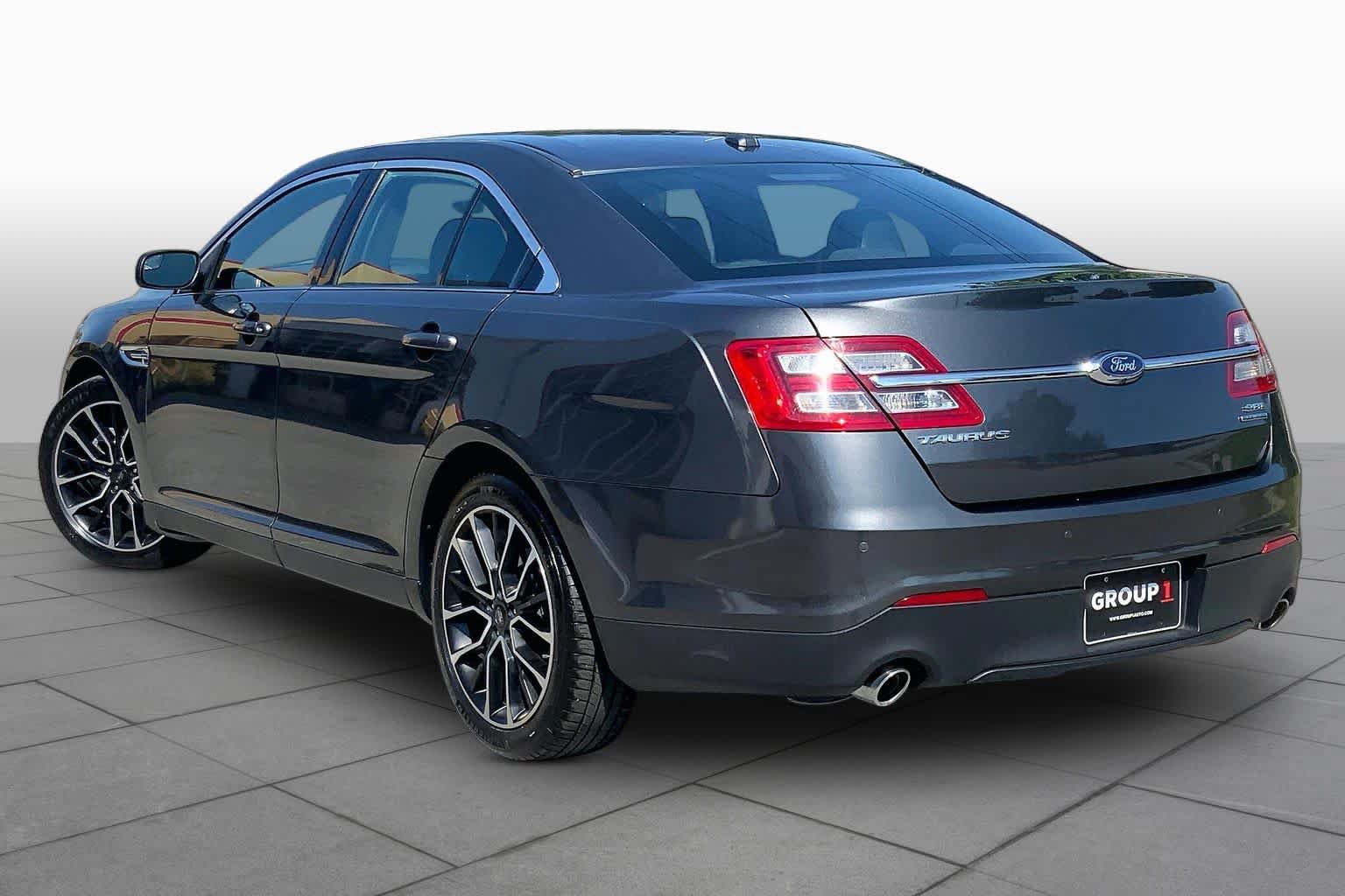Used 2018 Ford Taurus SEL w/ Equipment Group 201A FWD image 11