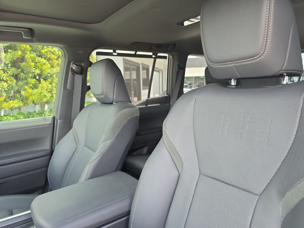 Used 2024 Lexus GX 550 AWD/4WD image 19