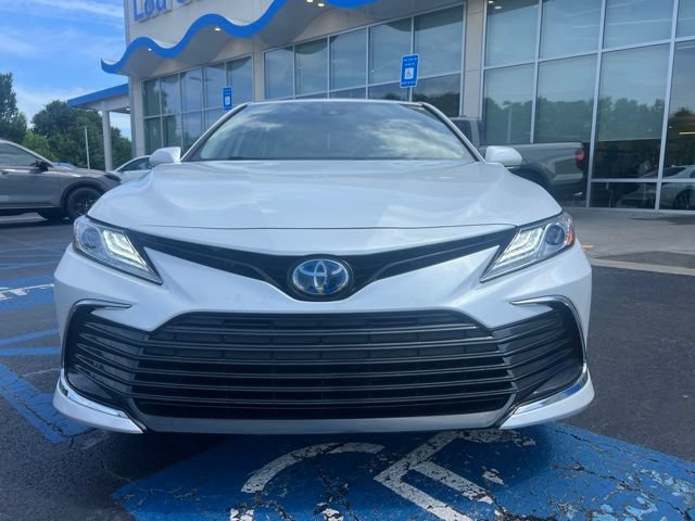 Used 2022 Toyota Camry XLE FWD image 3
