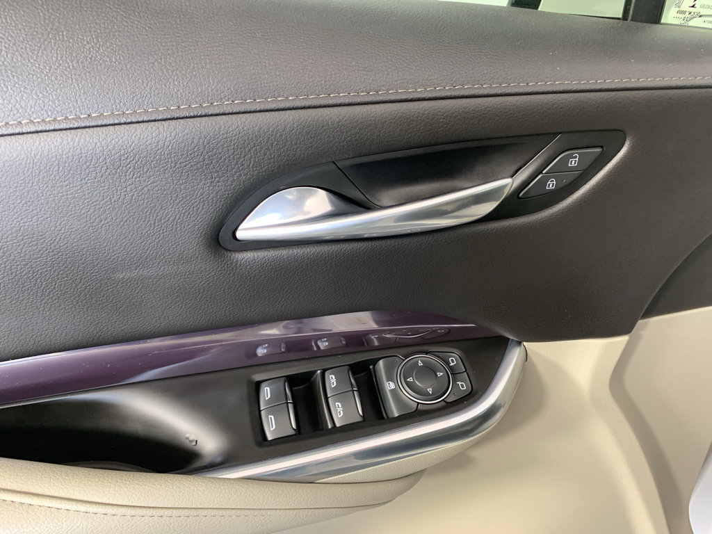 Used 2021 Cadillac XT4 Luxury w/ Cold Weather Package FWD image 14