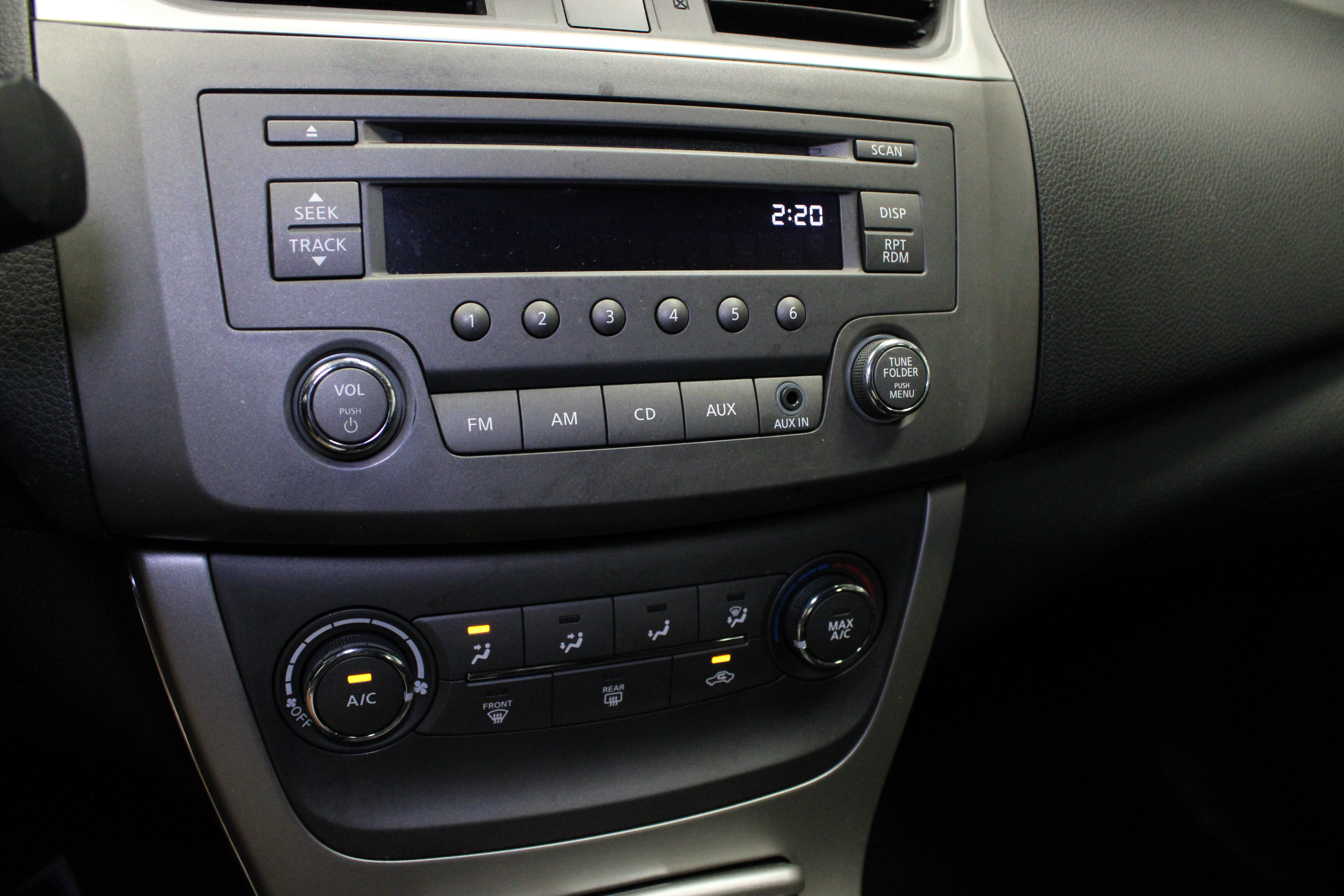 Used 2014 Nissan Sentra S FWD image 21
