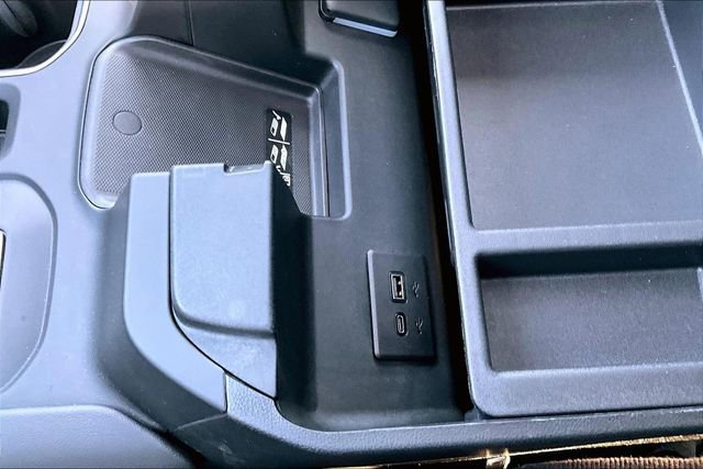 Used 2025 GMC Sierra 3500 Denali w/ Denali Reserve Package image 17