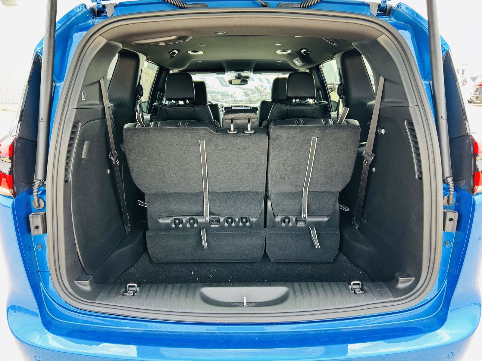 New 2027 Chrysler Pacifica Select FWD image 27
