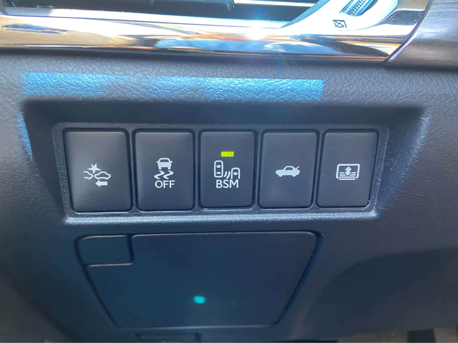Used 2017 Toyota Avalon Limited w/ Carpet Mat Package FWD image 23