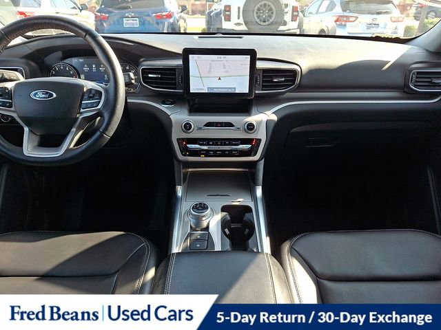 Used 2022 Ford Explorer XLT w/ Equipment Group 202A AWD/4WD image 17