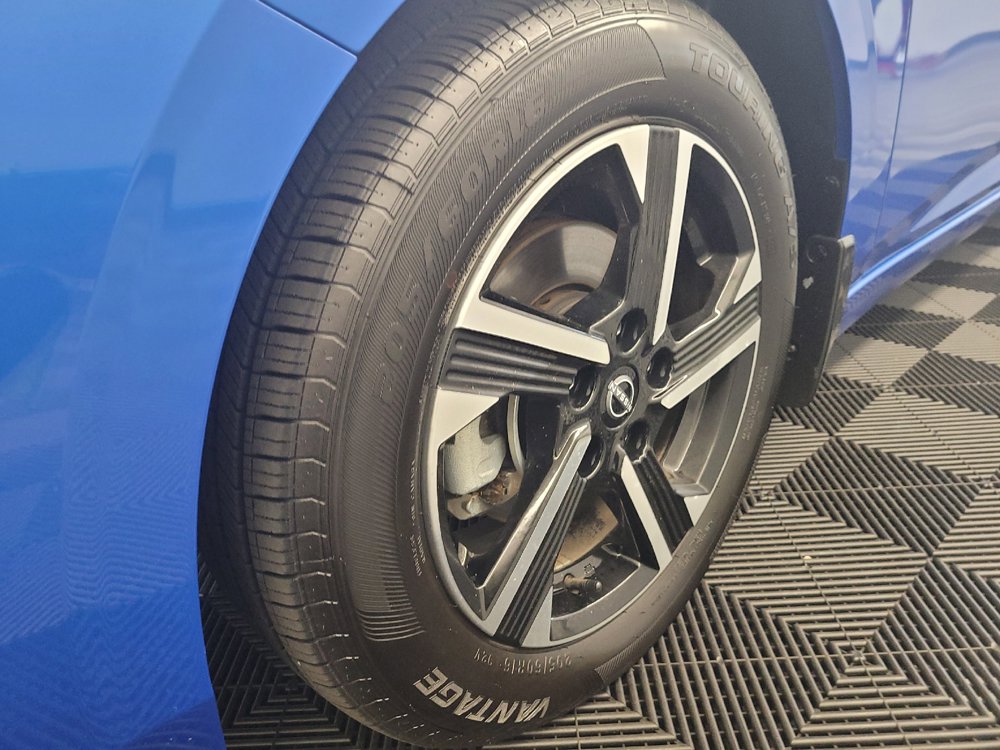 Used 2025 Nissan Sentra SV FWD image 31