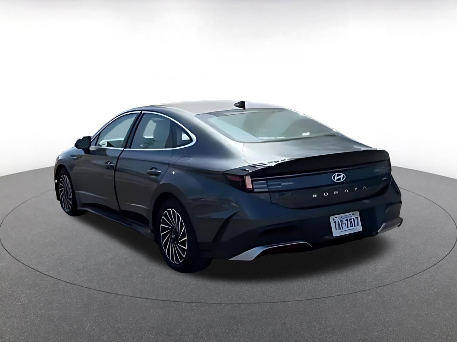 Used 2025 Hyundai Sonata SEL FWD image 15