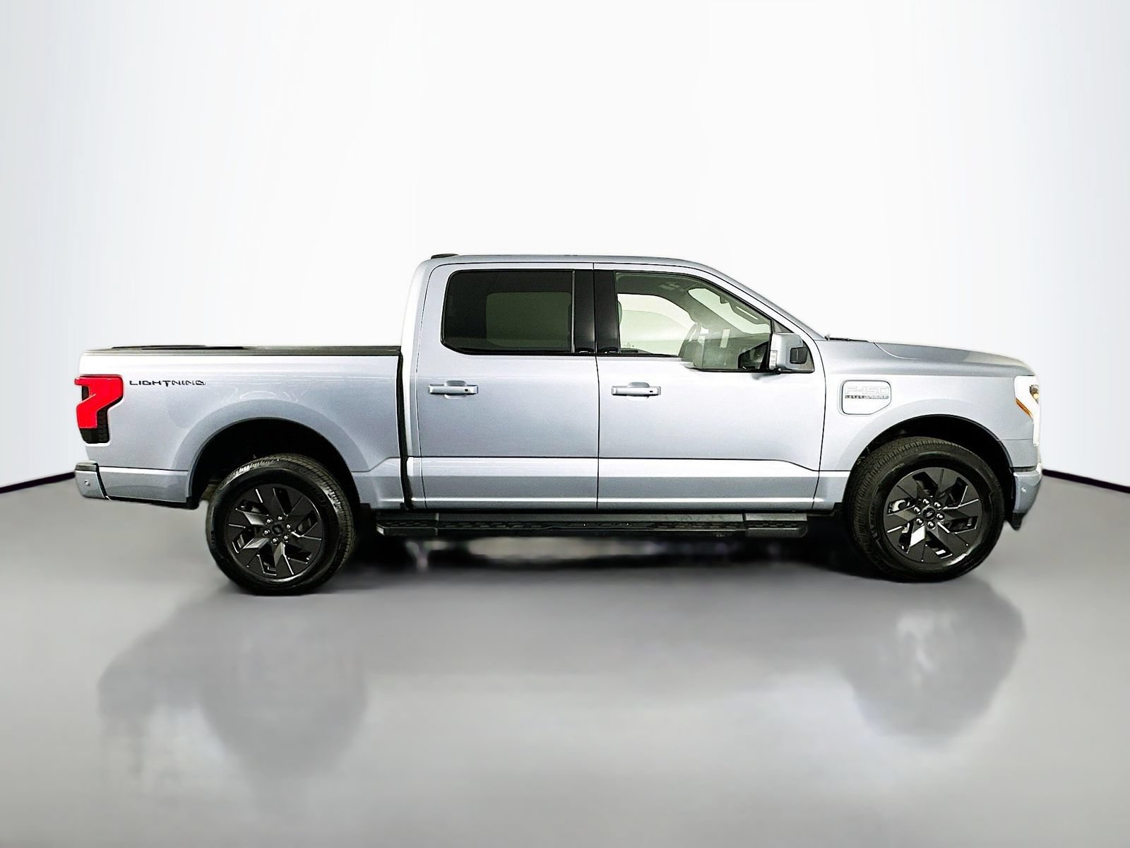 Used 2022 Ford F150 Lightning Lariat AWD/4WD image 8