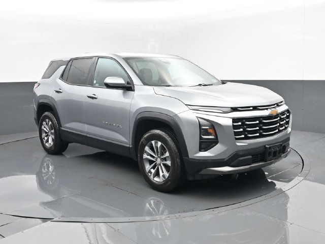 Used 2025 Chevrolet Equinox LT AWD/4WD image 3