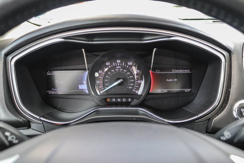Used 2017 Ford Fusion SE w/ Equipment Group 201A FWD image 25