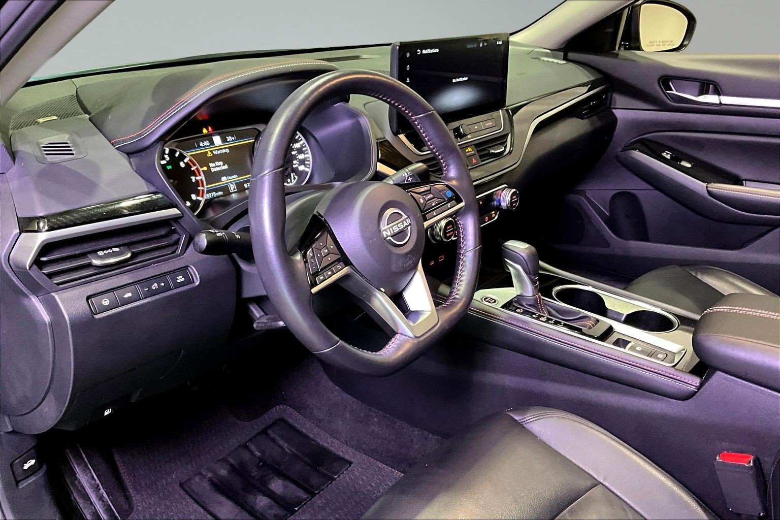 Used 2024 Nissan Altima 2.0 SR FWD image 16