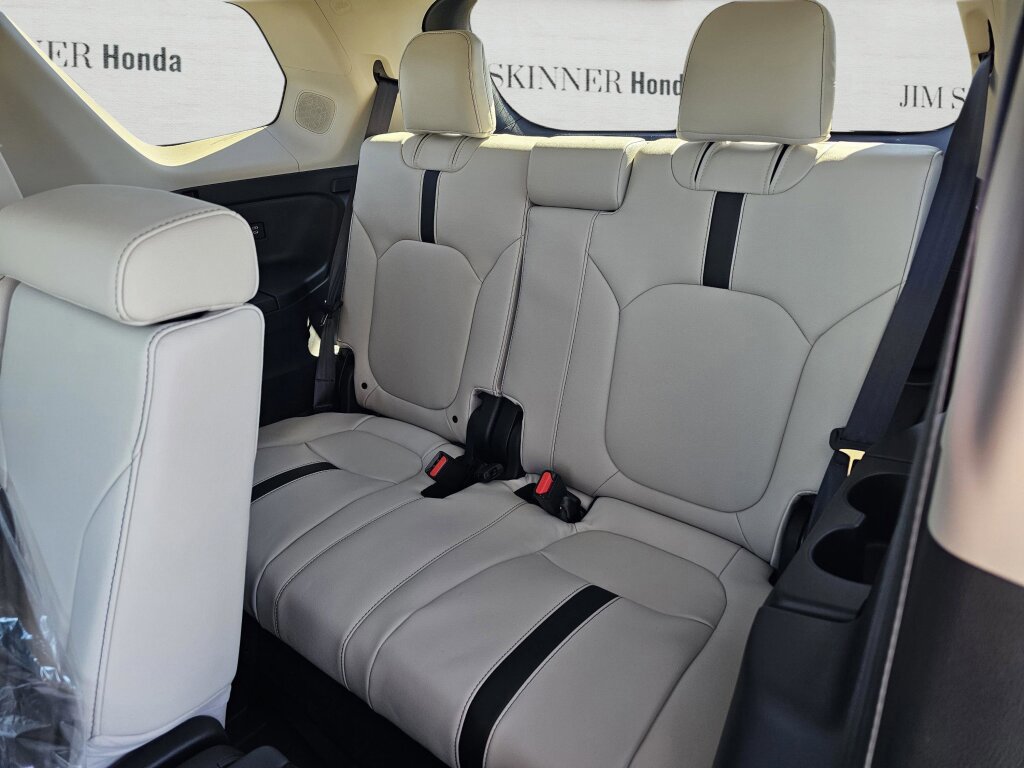 New 2026 Honda Pilot image 37