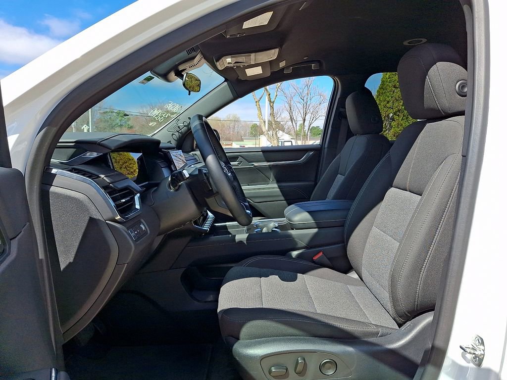 Used 2025 GMC Acadia Elevation image 13