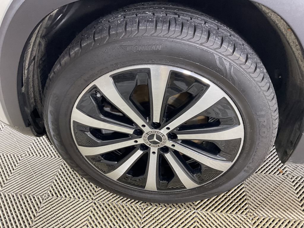 Used 2022 Mercedes-Benz GLB 250 4MATIC image 5