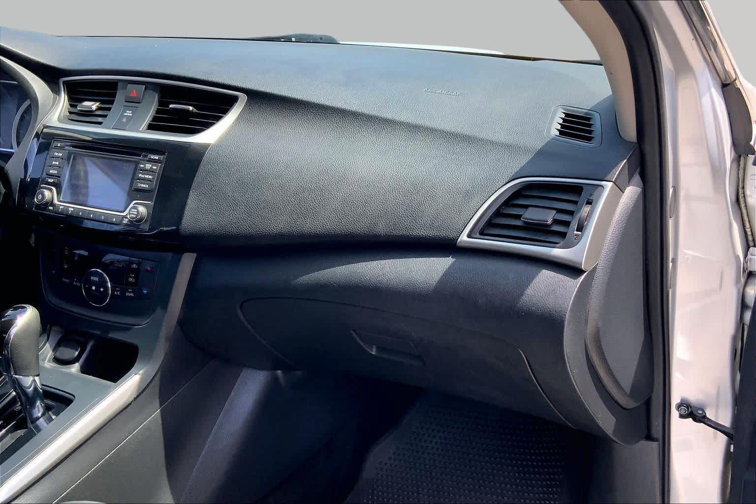 Used 2018 Nissan Sentra SV FWD image 16