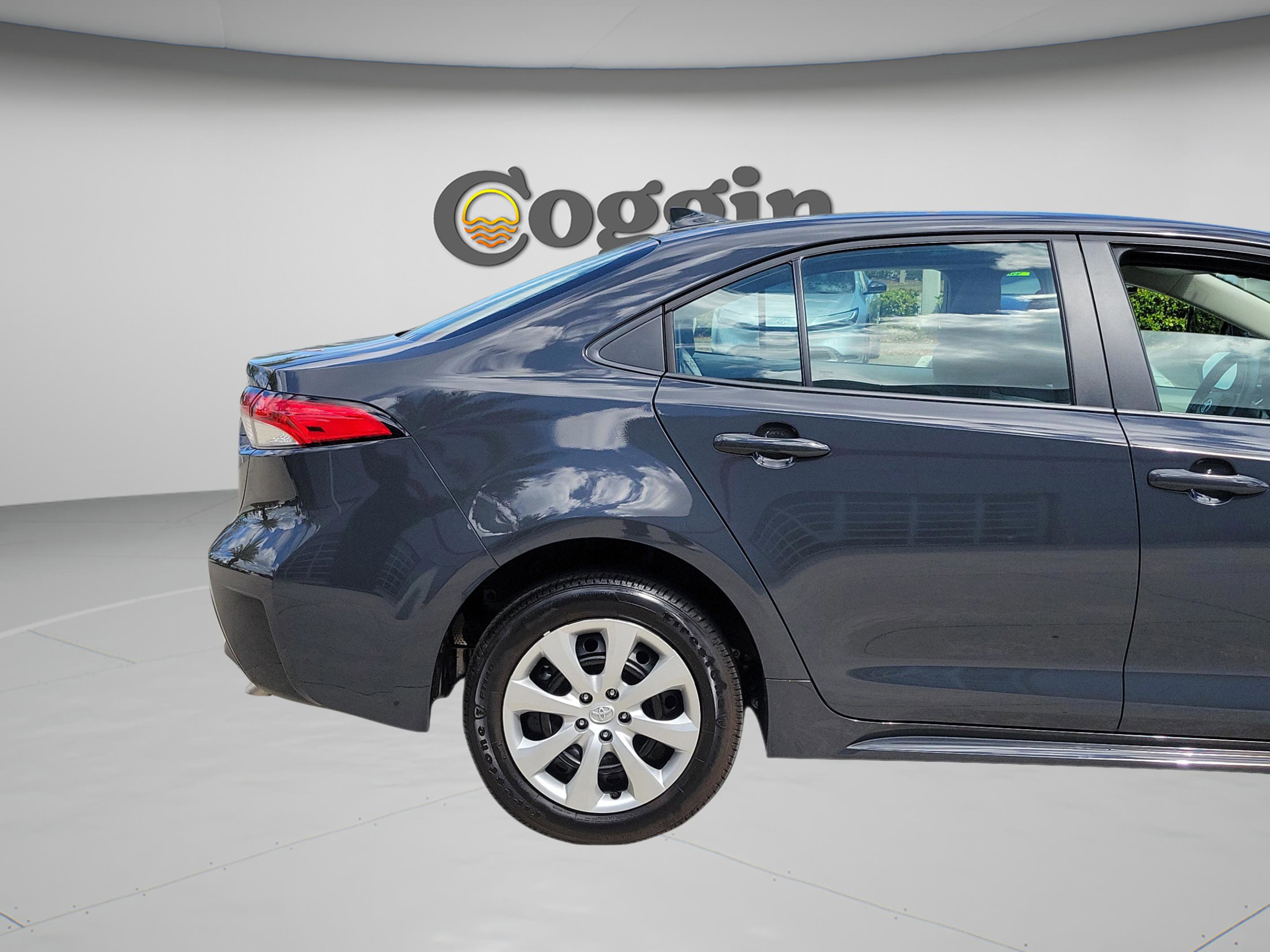 Used 2025 Toyota Corolla LE w/ Convenience Package image 40