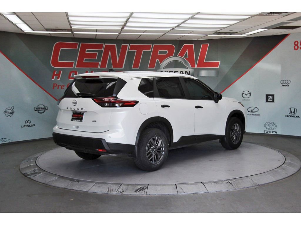 Certified 2024 Nissan Rogue S image 5
