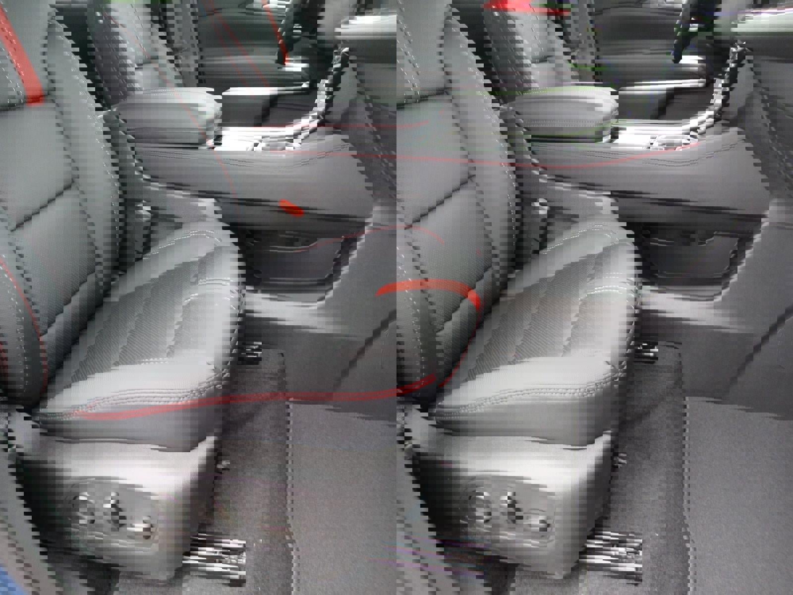 New 2026 Chevrolet Traverse RS image 12