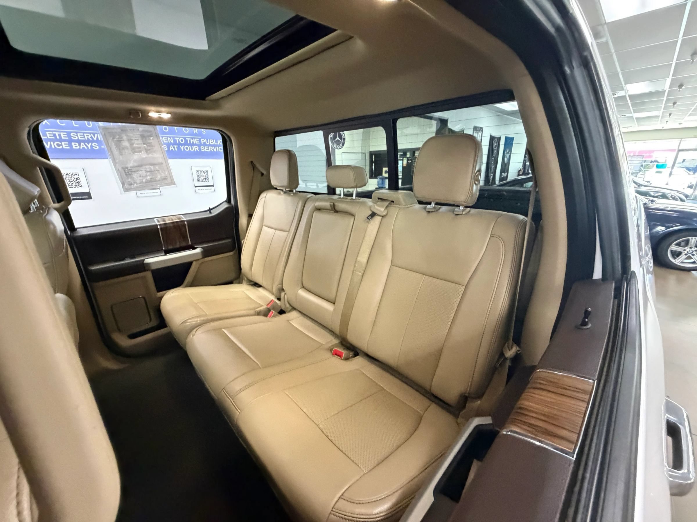 Used 2019 Ford F150 Lariat w/ Equipment Group 502A Luxury AWD/4WD image 21