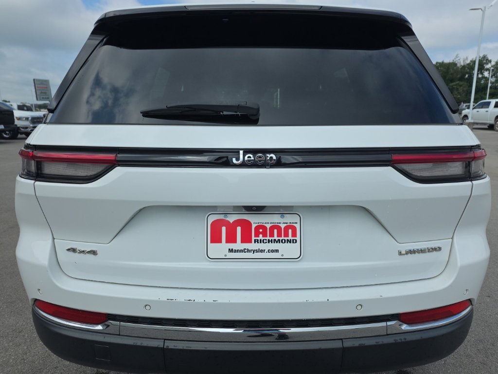 Used 2022 Jeep Grand Cherokee Laredo AWD/4WD image 6