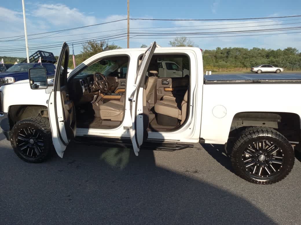 Used 2018 Chevrolet Silverado 1500 LTZ w/ Sport Package AWD/4WD image 28