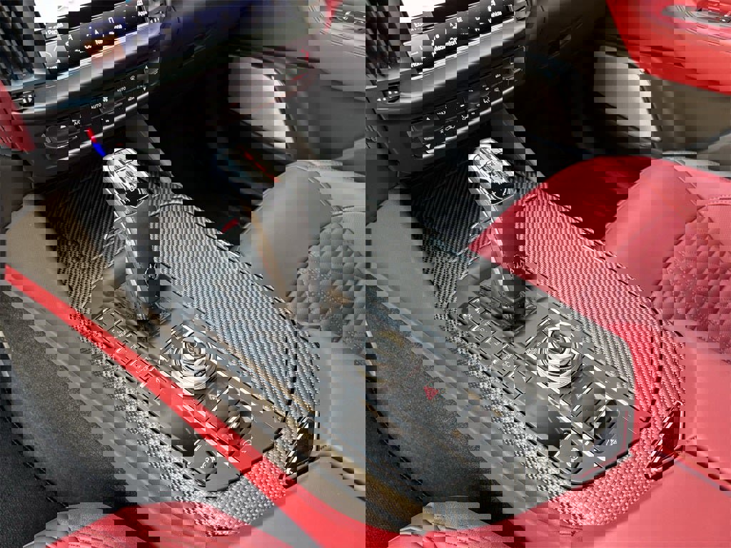 Used 2023 Maserati Levante Trofeo image 72